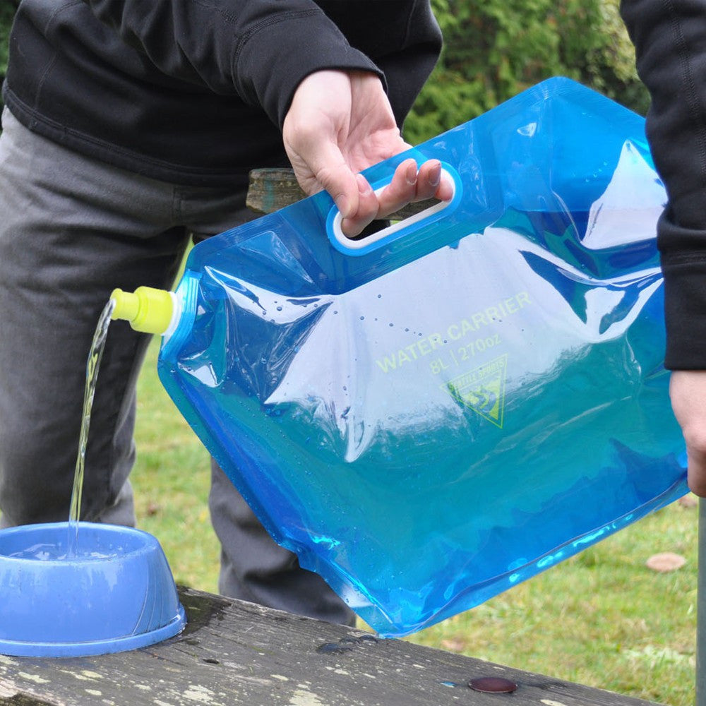 AquaSto Water Carrier - Pouring