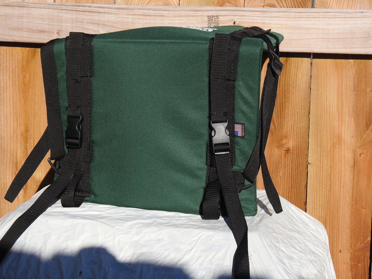 Comfy Style High back Canoe Seat - Forest - Bottom showing connection system